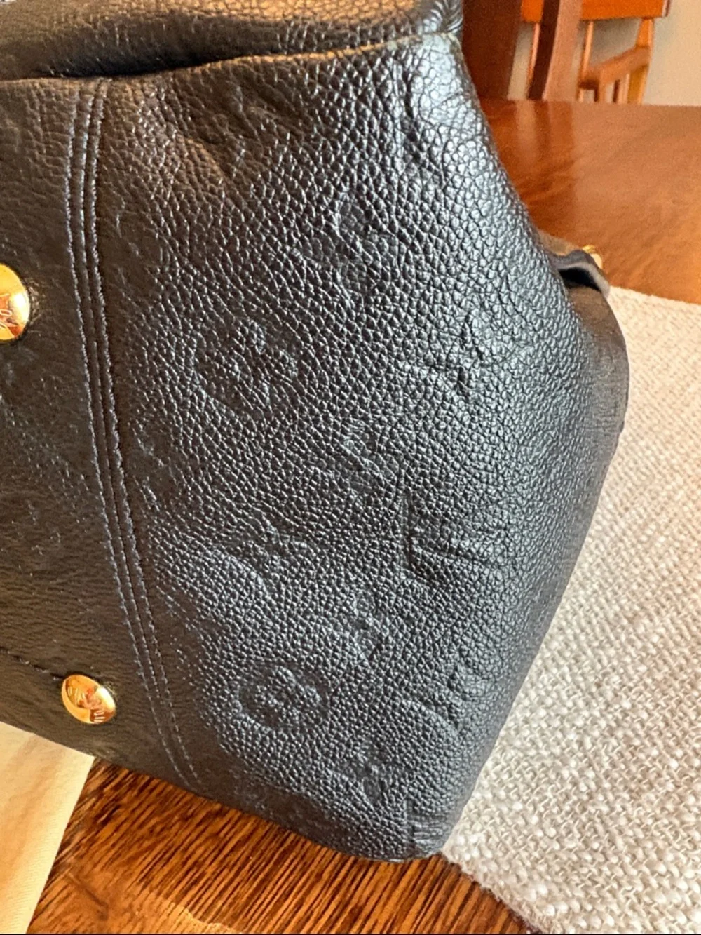 Louis Vuitton Black Artsy - Picture 5 of 9